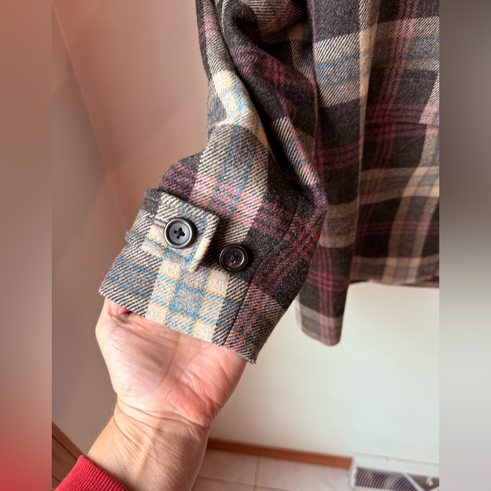 Lands' End Women's Plaid Wool-Blend Peacoat - Gray & Purple, Sz 10 P - Picture 9 of 10